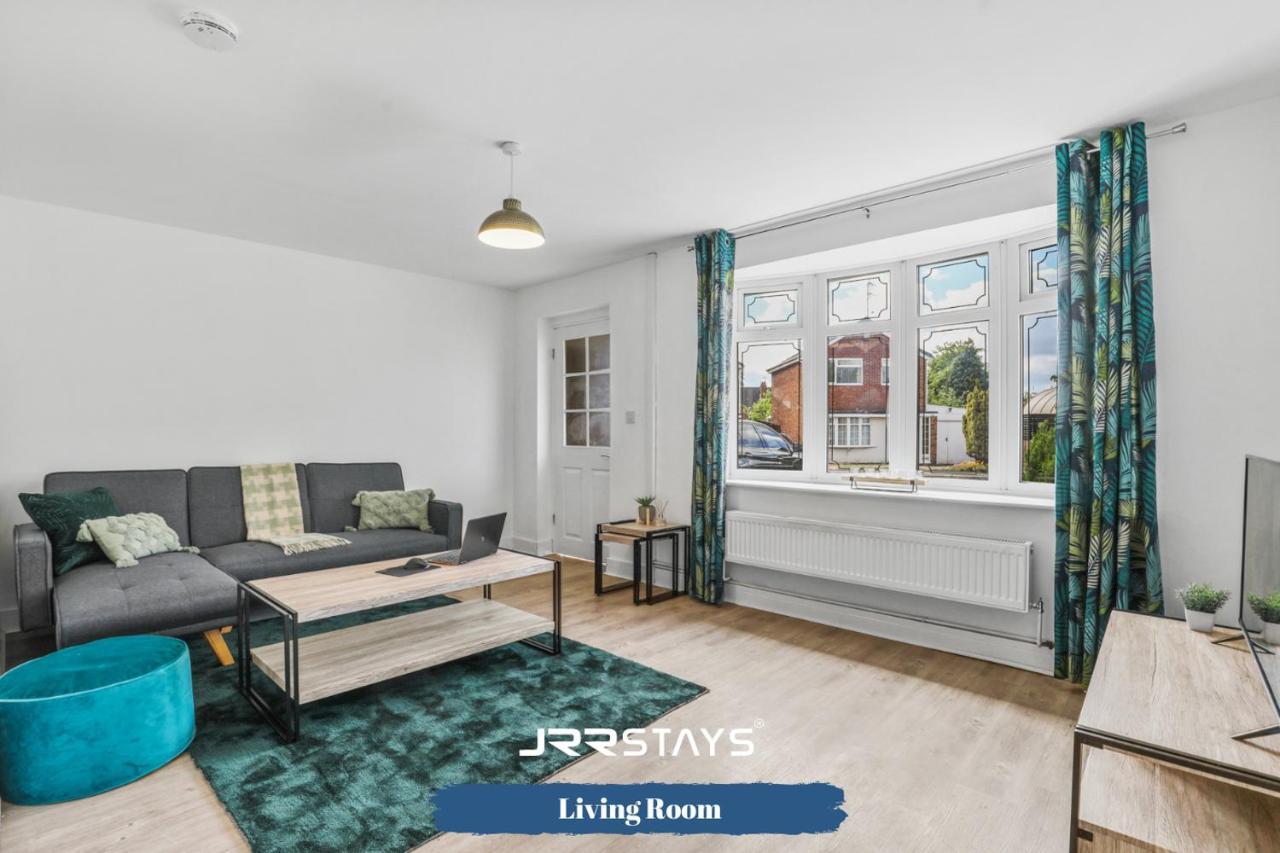 Wolverhampton - Amazing 3 Bedroom, Sleeps 6, Wi-Fi - Jrr Stays ภายนอก รูปภาพ