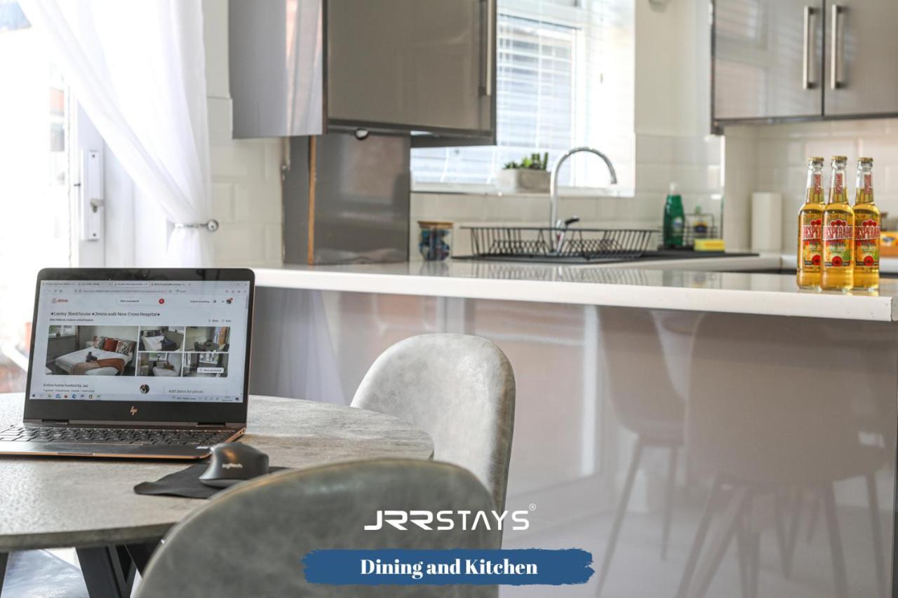 Wolverhampton - Amazing 3 Bedroom, Sleeps 6, Wi-Fi - Jrr Stays ภายนอก รูปภาพ
