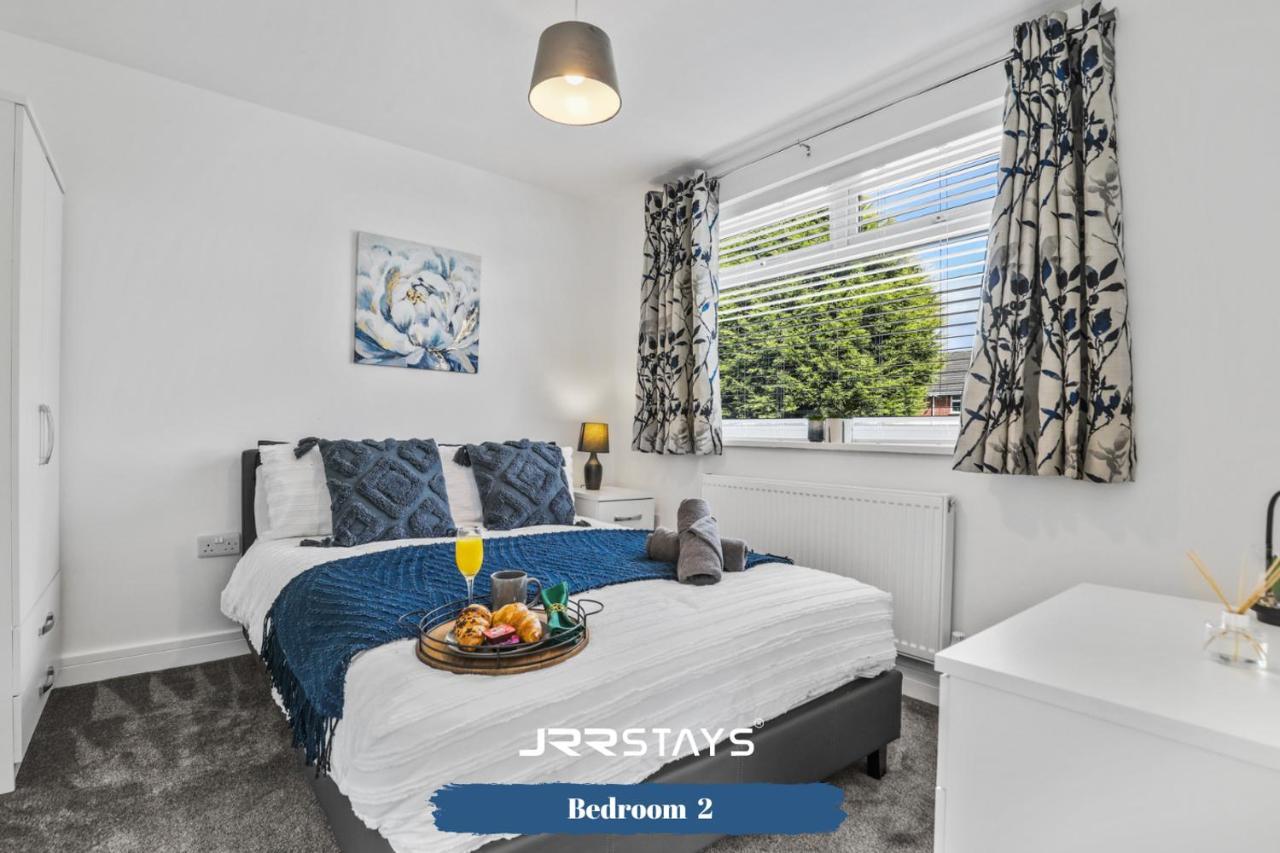 Wolverhampton - Amazing 3 Bedroom, Sleeps 6, Wi-Fi - Jrr Stays ภายนอก รูปภาพ
